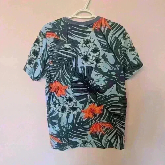 Urban Heritage, Floral t-shirt, Blue and Orange  Size Medium - Picture 2 of 4
